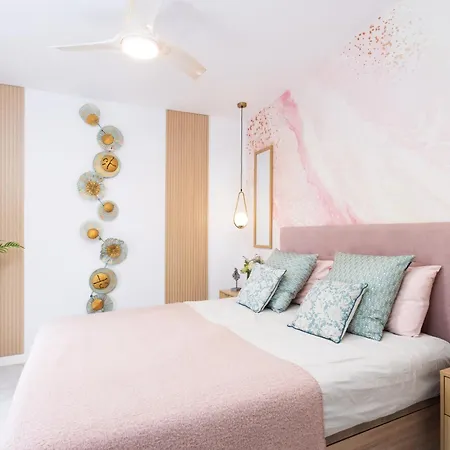 New! Sea View With Aircon In Center Of Americas Апартаменты